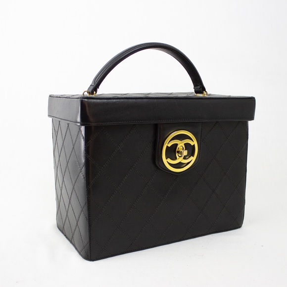 RARE CHANEL SQUARE BOX QUILTED HANDBAG - Picture 2 of 8